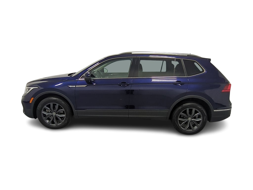 Thumbnail: 2022 Volkswagen Tiguan - 3