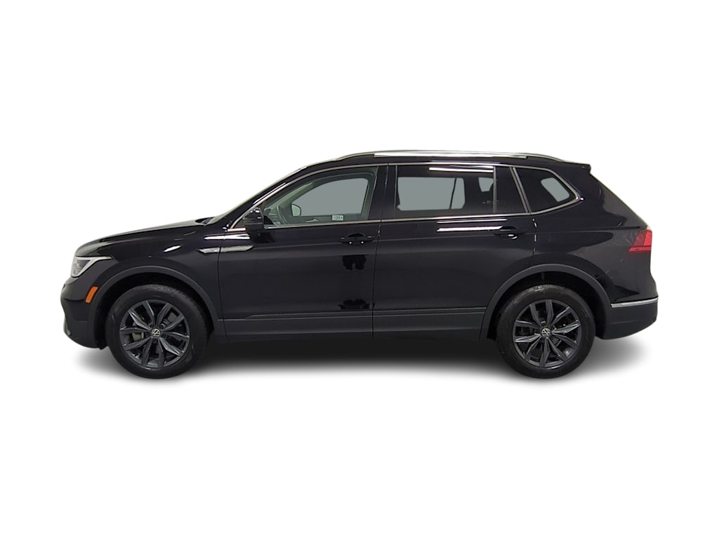 Thumbnail: 2023 Volkswagen Tiguan - 3