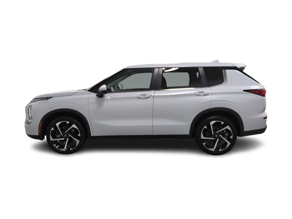 Thumbnail: 2020 Mitsubishi Outlander - 3