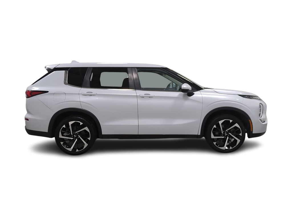 Thumbnail: 2020 Mitsubishi Outlander - 23