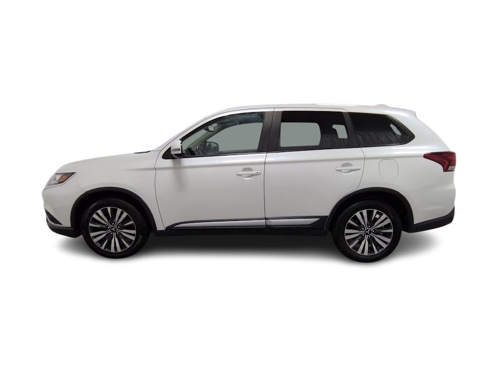Thumbnail: 2020 Mitsubishi Outlander - 3