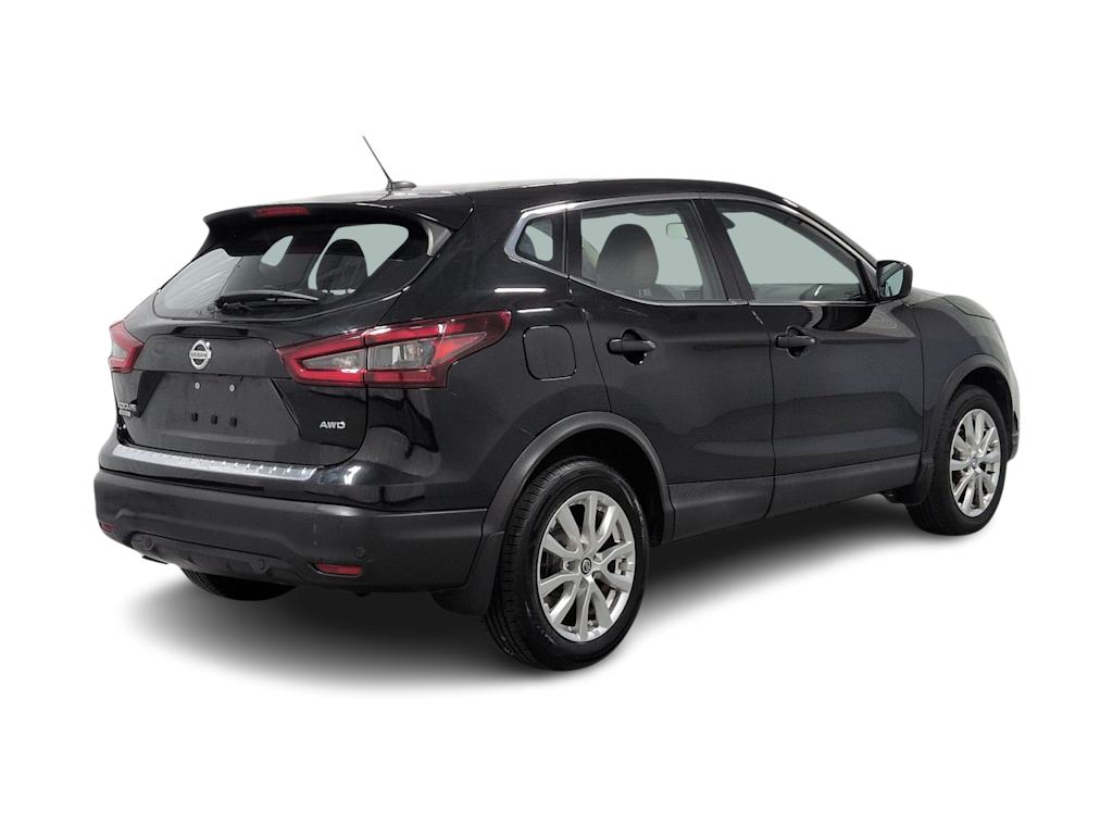 Thumbnail: 2020 Nissan Rogue Sport - 23