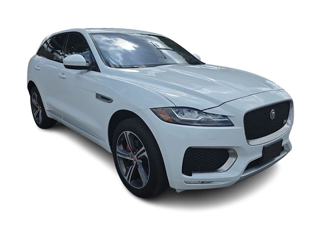Thumbnail: 2017 Jaguar F-Pace - 11
