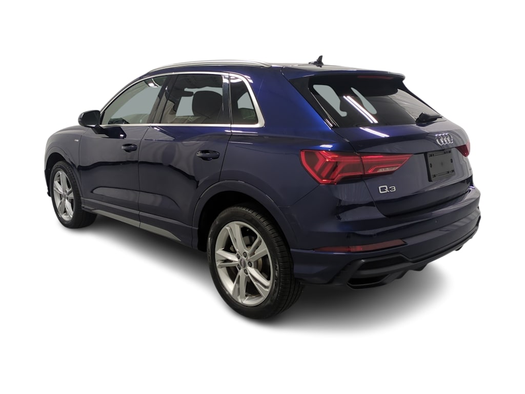 Thumbnail: 2021 Audi Q3 - 4