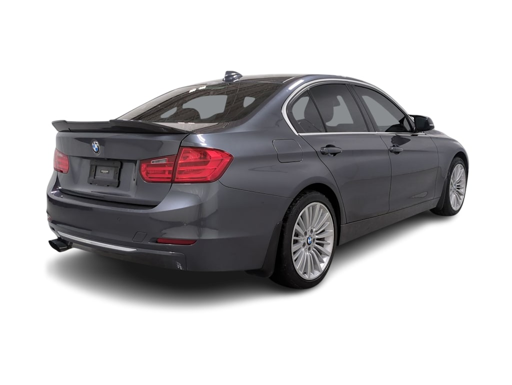 Thumbnail: 2013 BMW 3 Series - 23