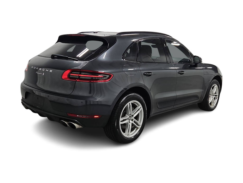 Thumbnail: 2017 Porsche Macan - 23