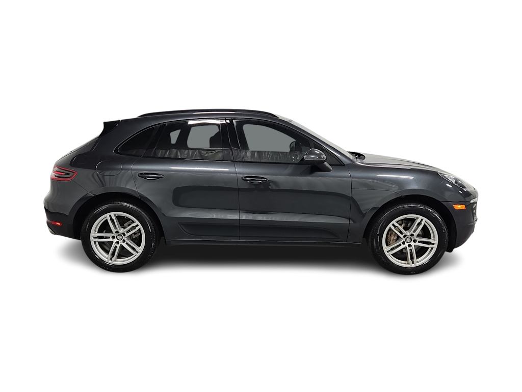 Thumbnail: 2017 Porsche Macan - 24