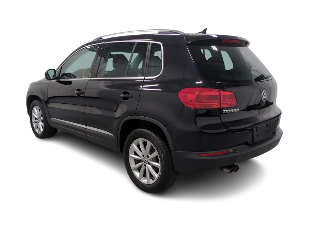 Thumbnail: 2017 Volkswagen Tiguan - 4