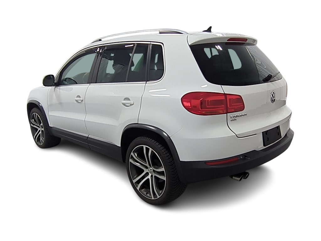Thumbnail: 2017 Volkswagen Tiguan - 4