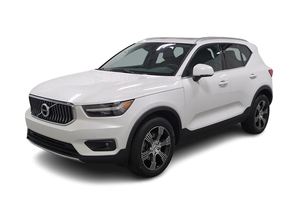 Thumbnail: 2022 Volvo XC40 - 20