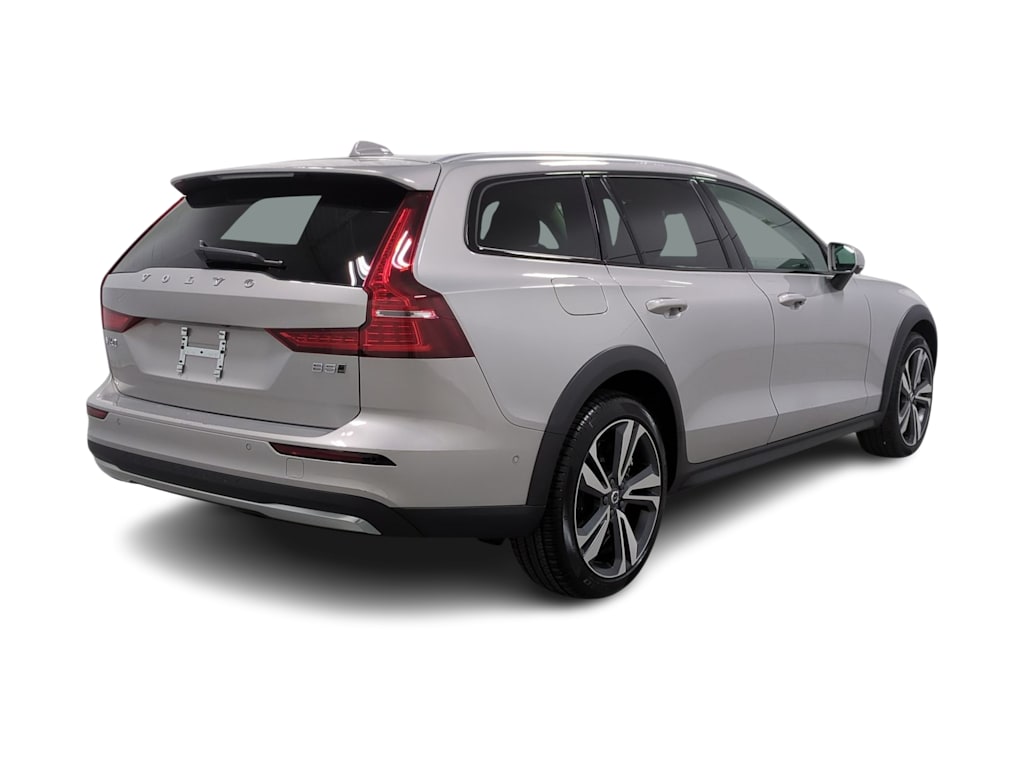 Thumbnail: 2025 Volvo V60 - 23