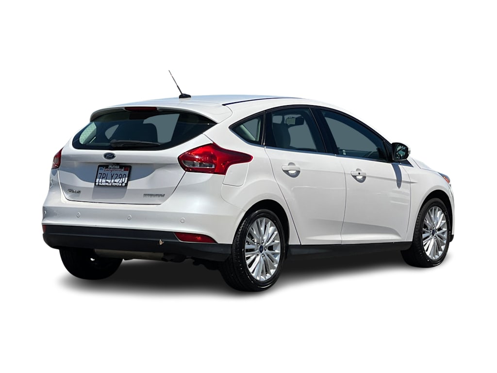 Thumbnail: 2016 Ford Focus - 17