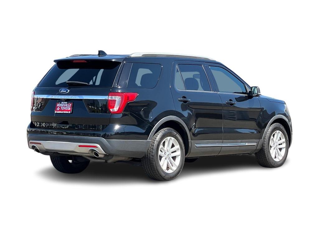 Thumbnail: 2017 Ford Explorer - 16