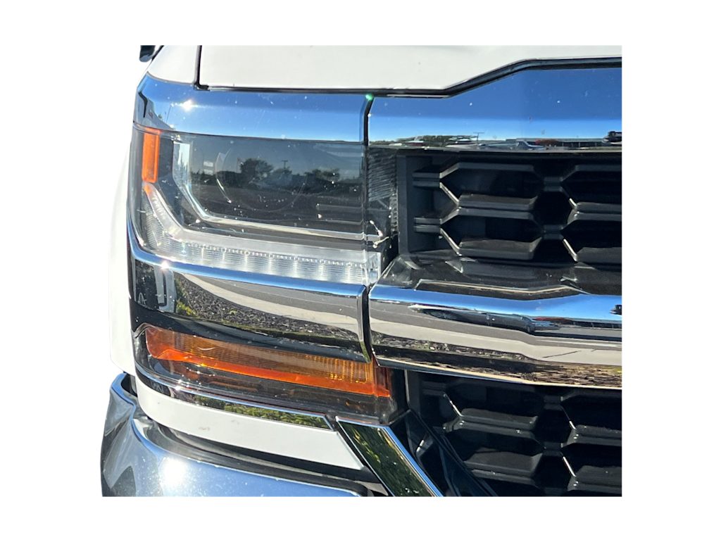 Thumbnail: 2018 Chevrolet Silverado 1500 - 16