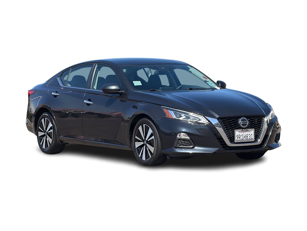 Thumbnail: 2022 Nissan Altima - 18