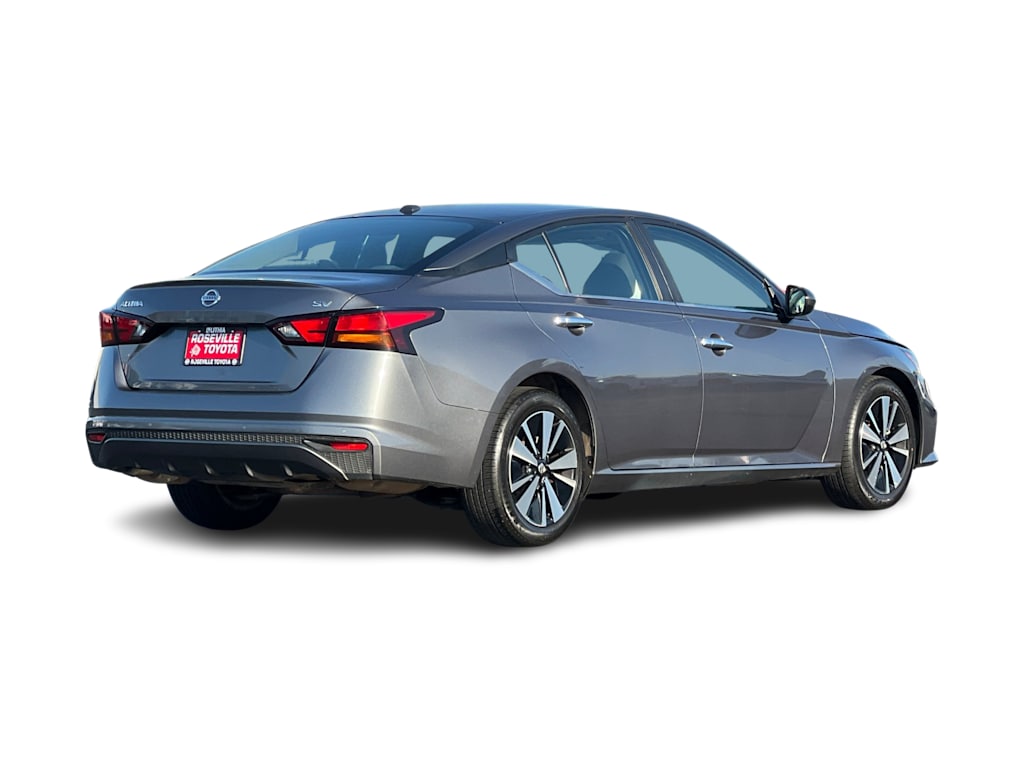 Thumbnail: 2022 Nissan Altima - 17