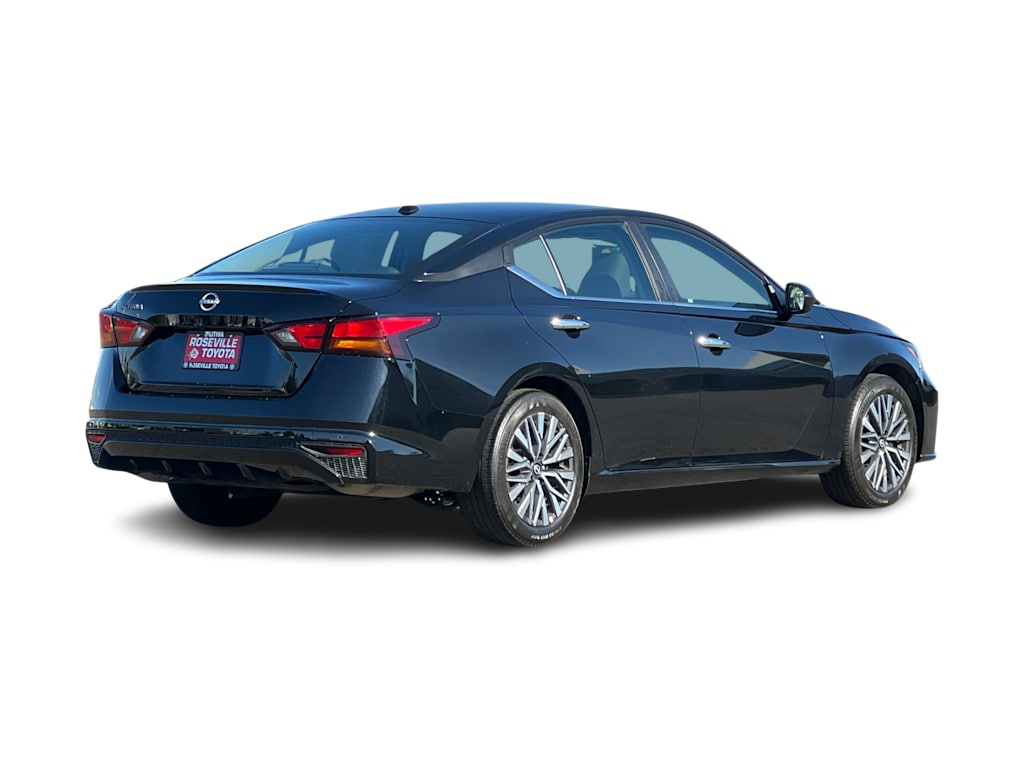 Thumbnail: 2025 Nissan Altima - 17