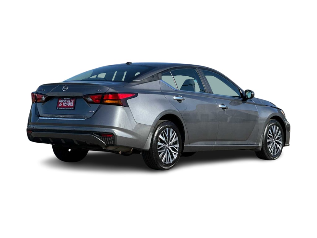 2023 Nissan Altima SV 17
