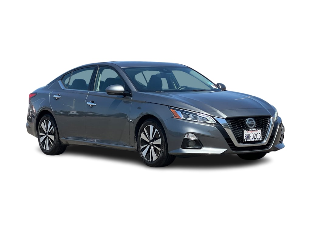 Thumbnail: 2019 Nissan Altima - 17