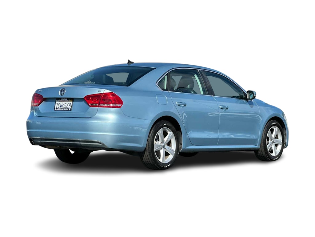 Thumbnail: 2013 Volkswagen Passat - 17