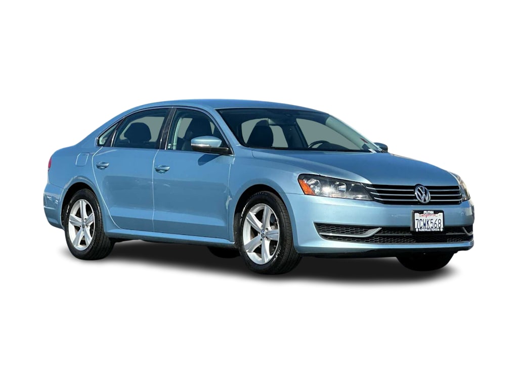 Thumbnail: 2013 Volkswagen Passat - 18