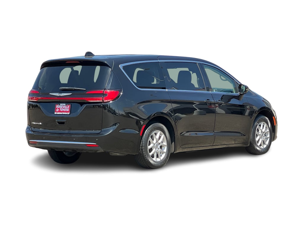 Thumbnail: 2024 Chrysler Pacifica - 16