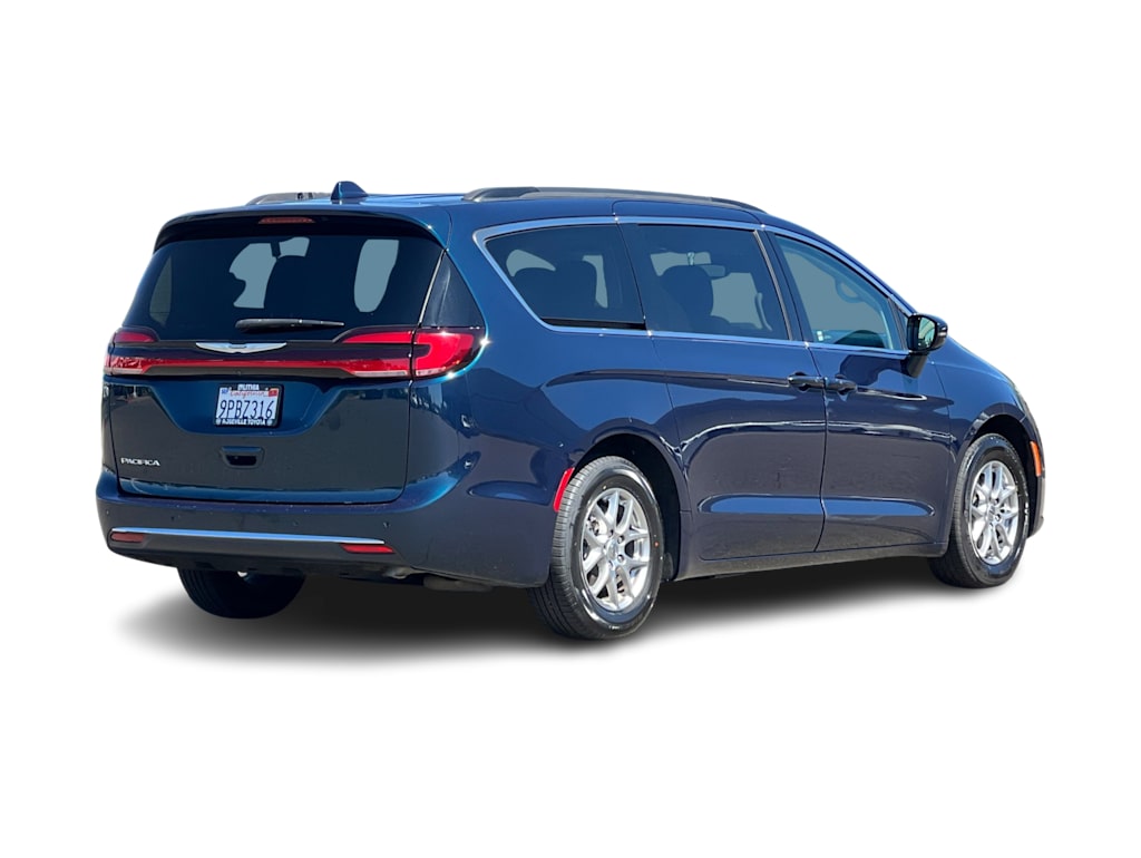 Thumbnail: 2021 Chrysler Pacifica - 17