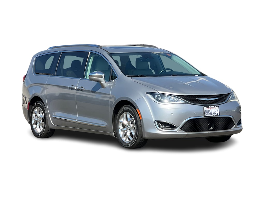 Thumbnail: 2017 Chrysler Pacifica - 18