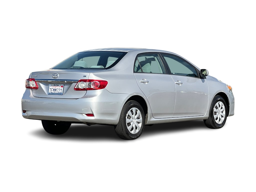 Thumbnail: 2011 Toyota Corolla - 16