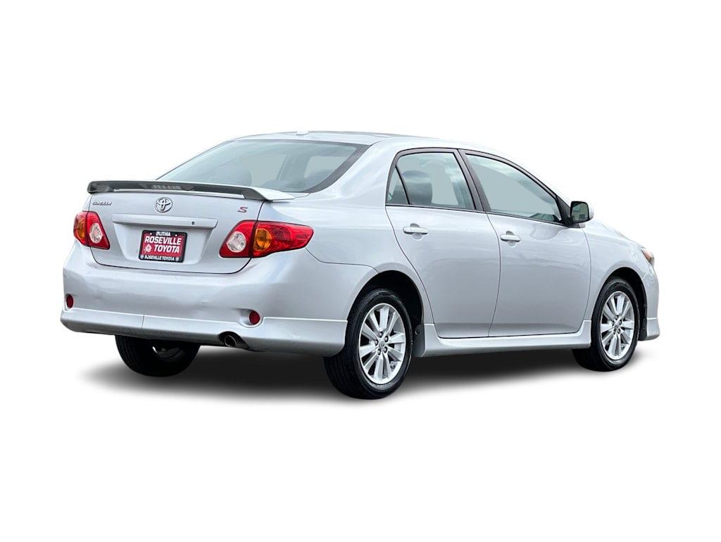 Thumbnail: 2010 Toyota Corolla - 17