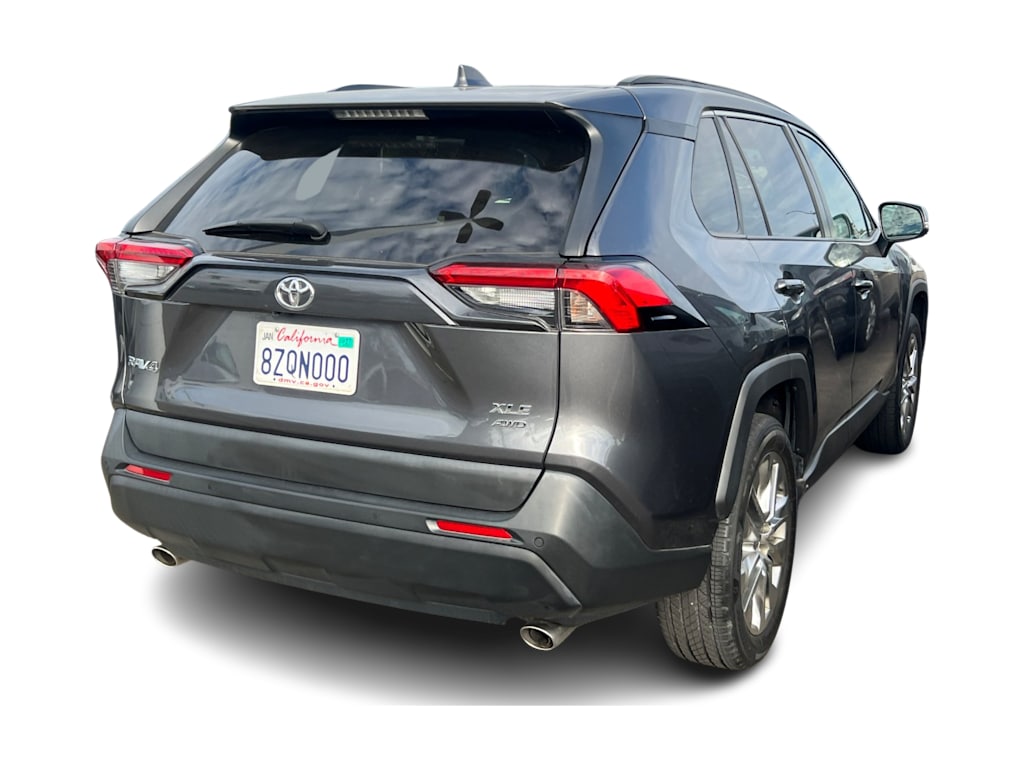 Thumbnail: 2021 Toyota RAV4 - 10