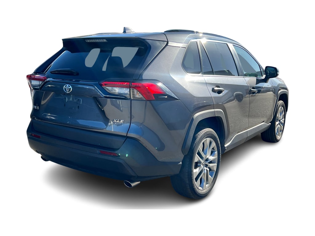 Thumbnail: 2022 Toyota RAV4 - 10