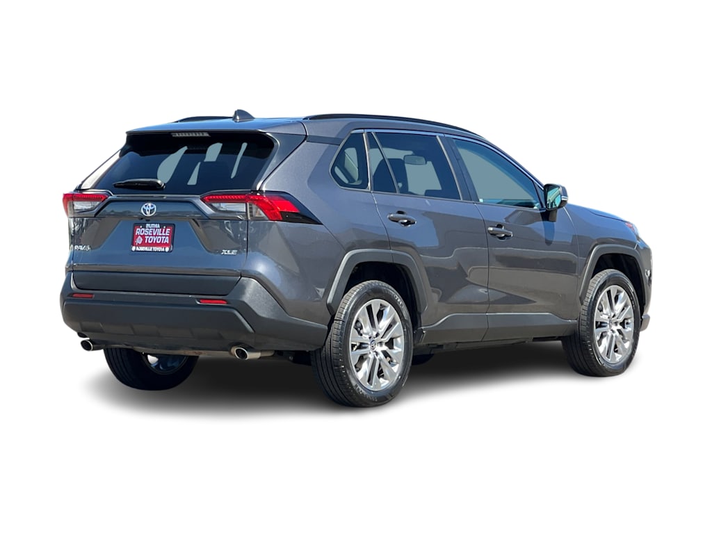 Thumbnail: 2022 Toyota RAV4 - 18