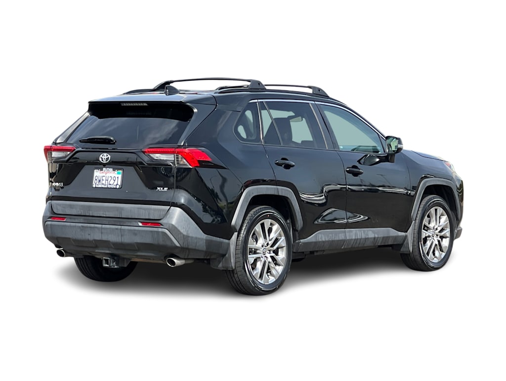 Thumbnail: 2021 Toyota RAV4 - 17