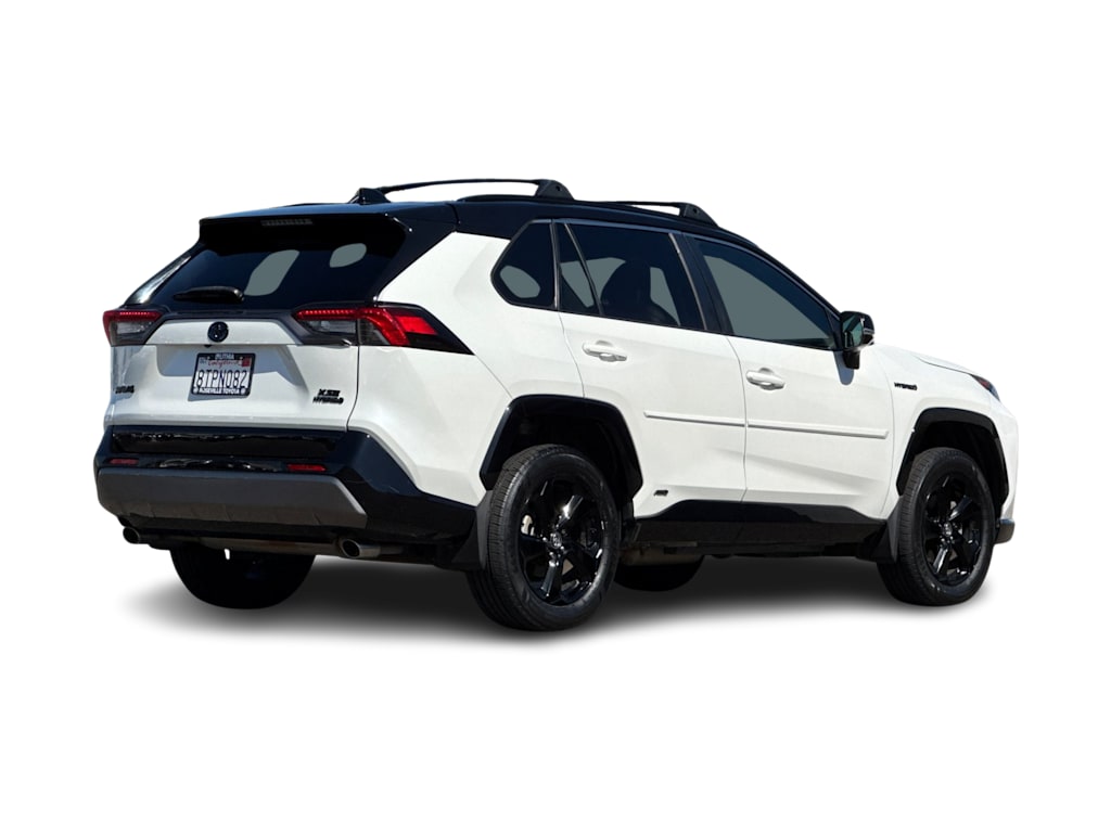 Thumbnail: 2021 Toyota RAV4 - 17