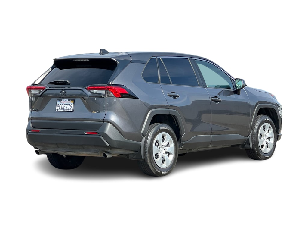 Thumbnail: 2022 Toyota RAV4 - 17