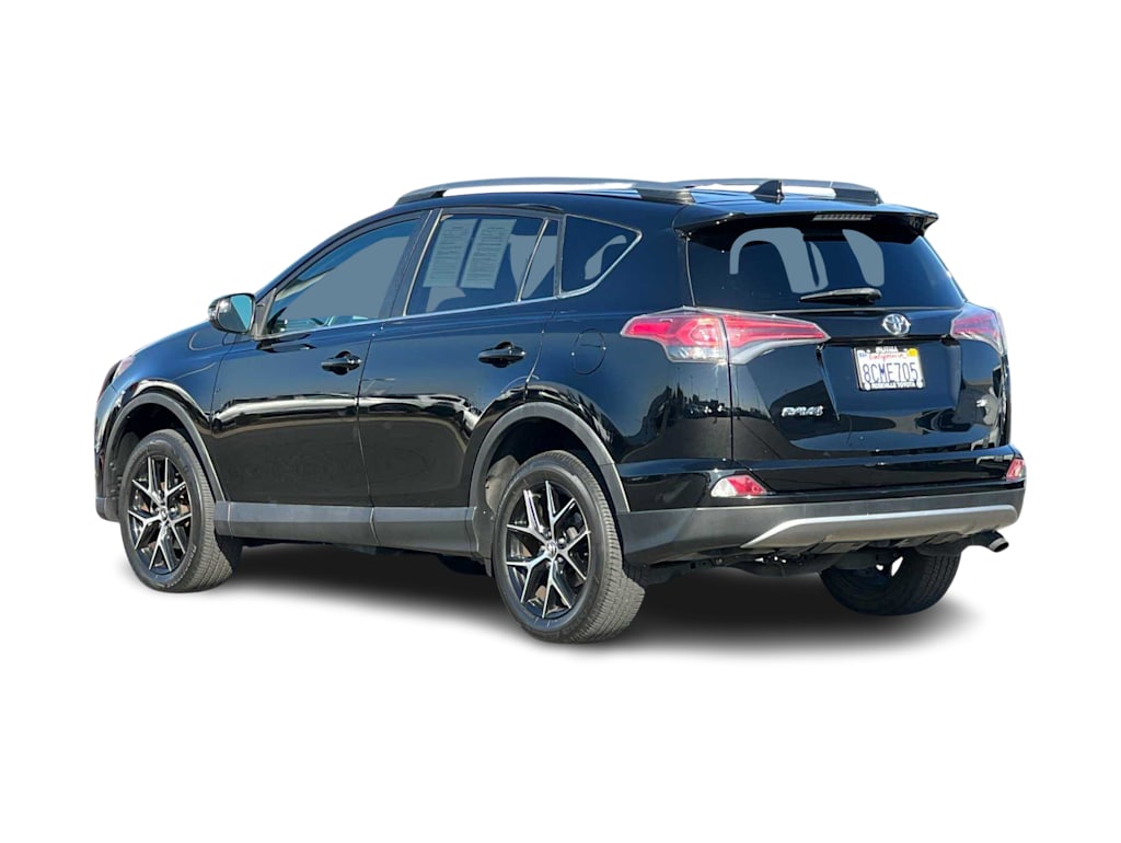 2018 Toyota RAV4 SE 4