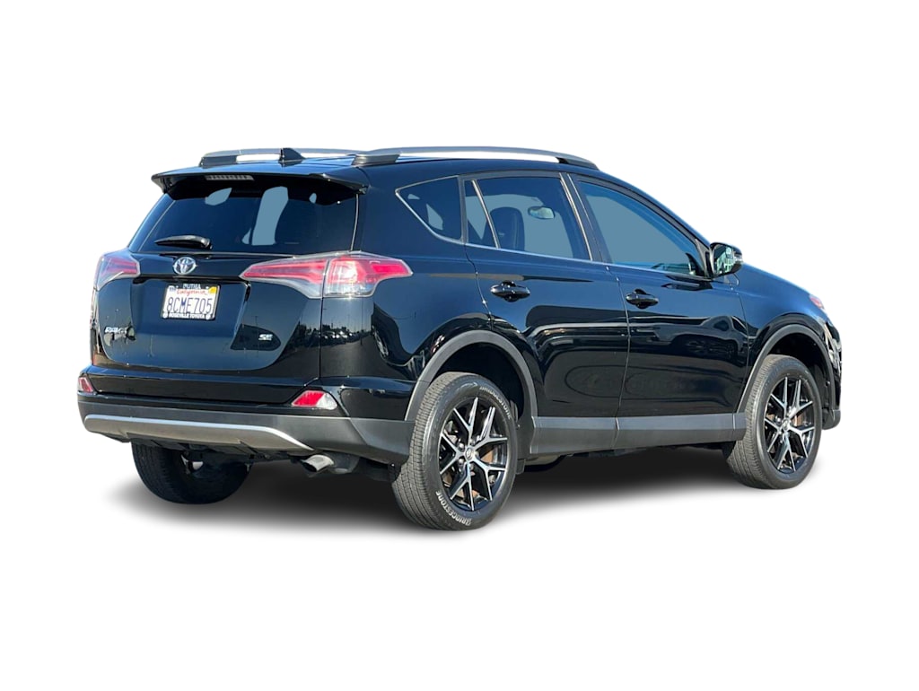 2018 Toyota RAV4 SE 18