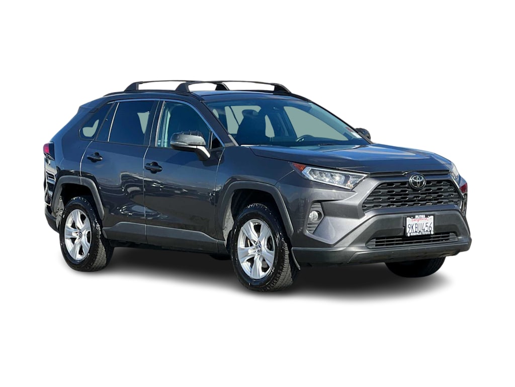 2019 Toyota RAV4 XLE 18