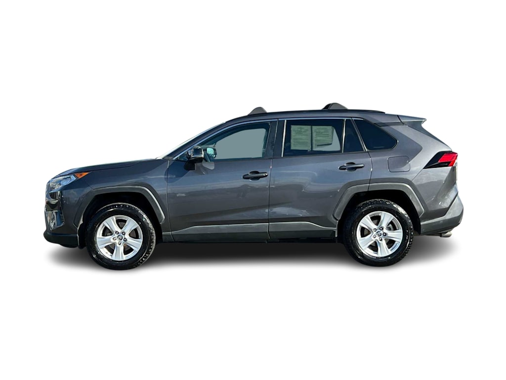 2019 Toyota RAV4 XLE 3