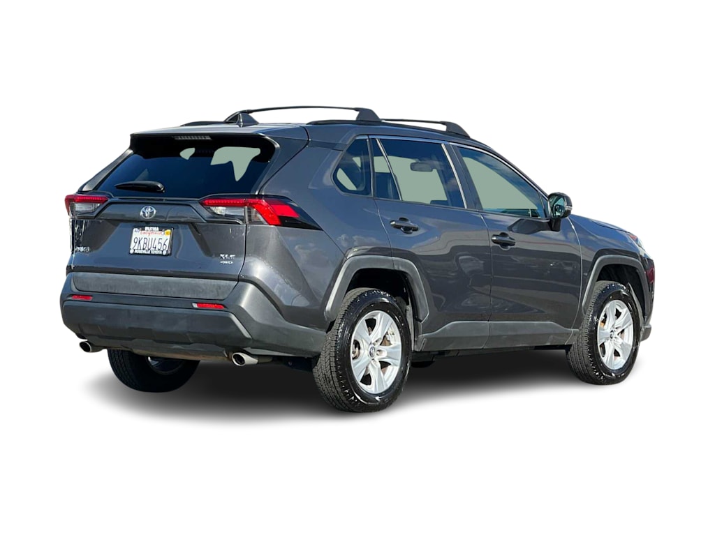 2019 Toyota RAV4 XLE 17