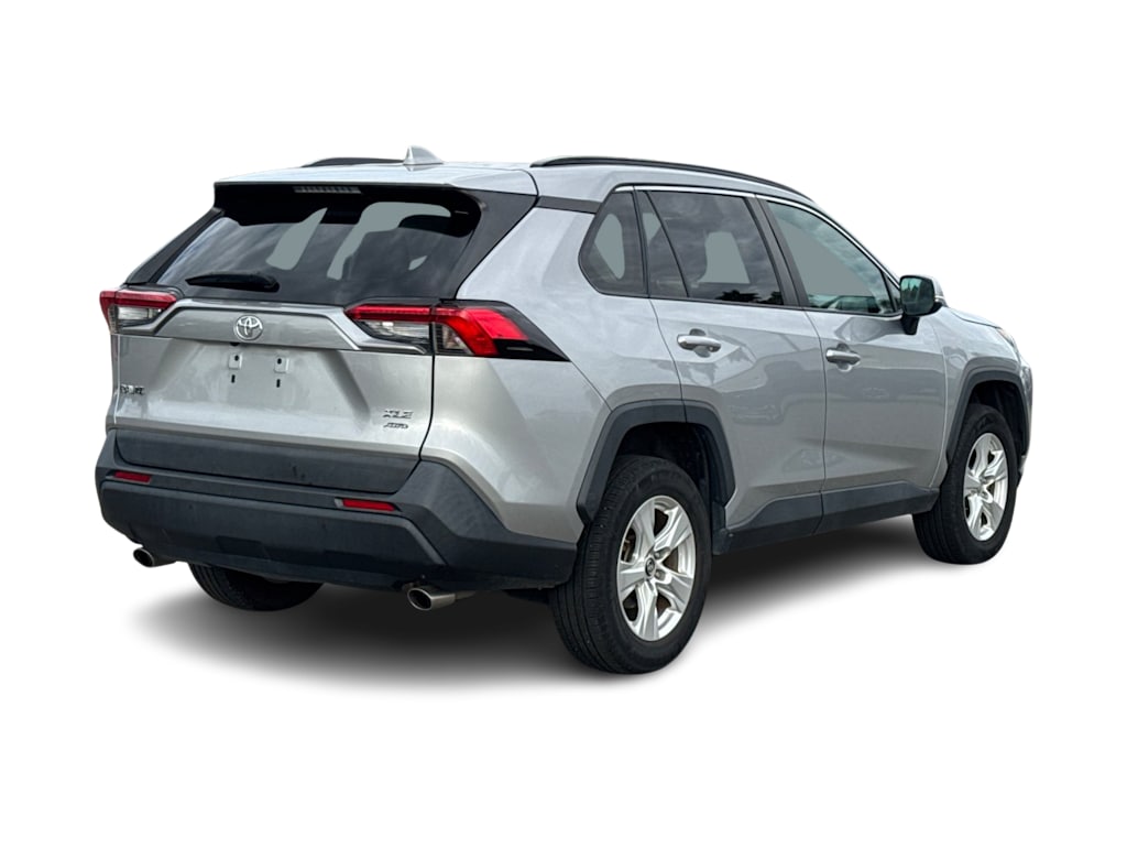 Thumbnail: 2021 Toyota RAV4 - 8