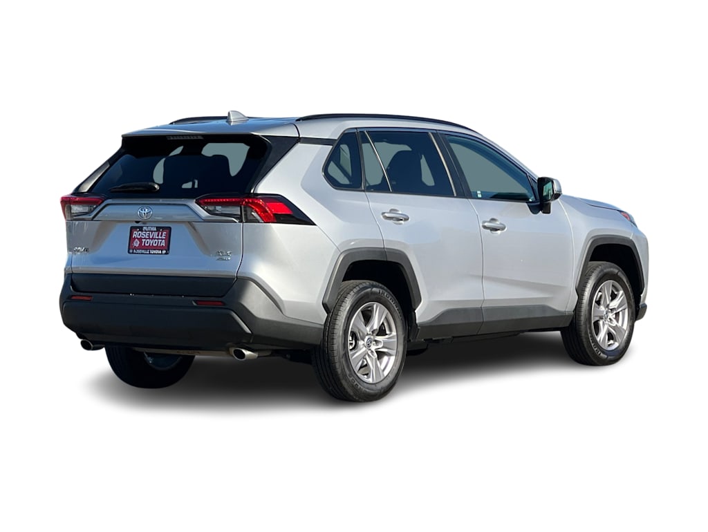 Thumbnail: 2023 Toyota RAV4 - 17