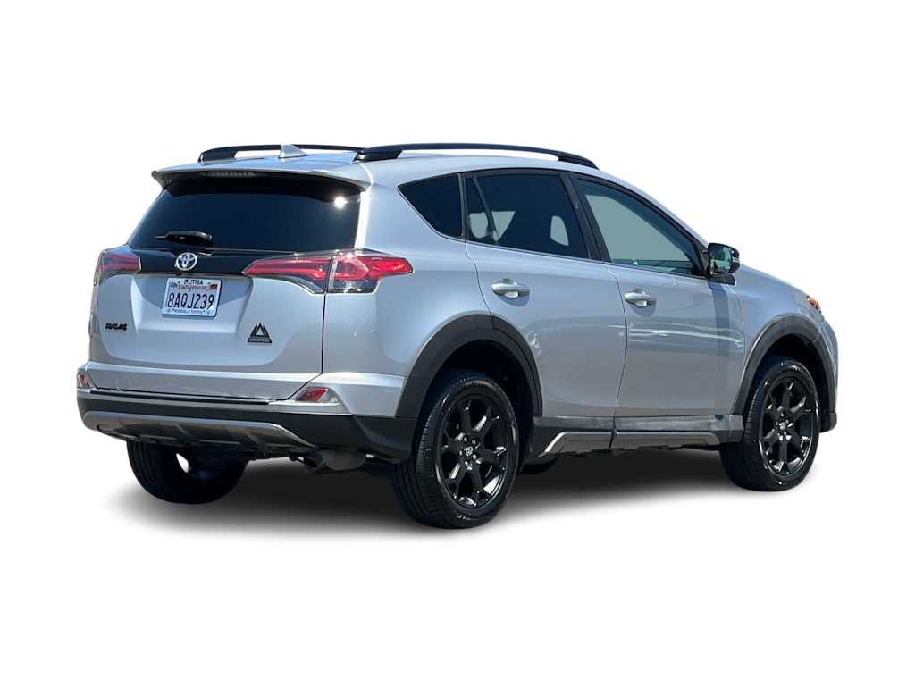 Thumbnail: 2018 Toyota RAV4 - 16