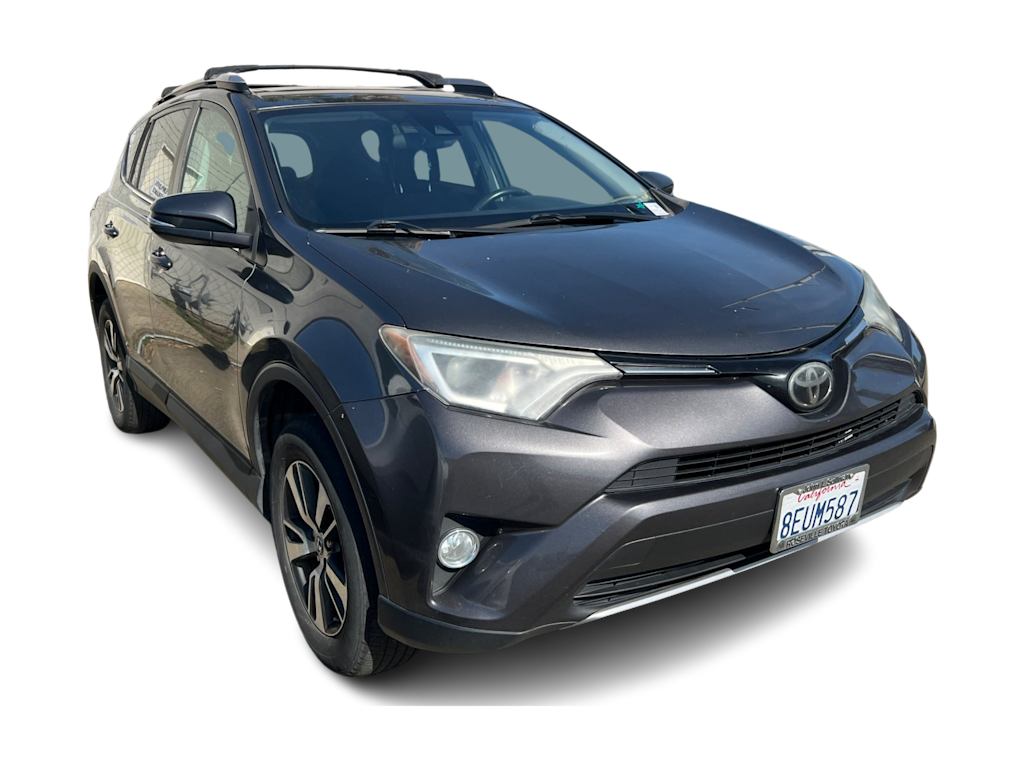Thumbnail: 2018 Toyota RAV4 - 8