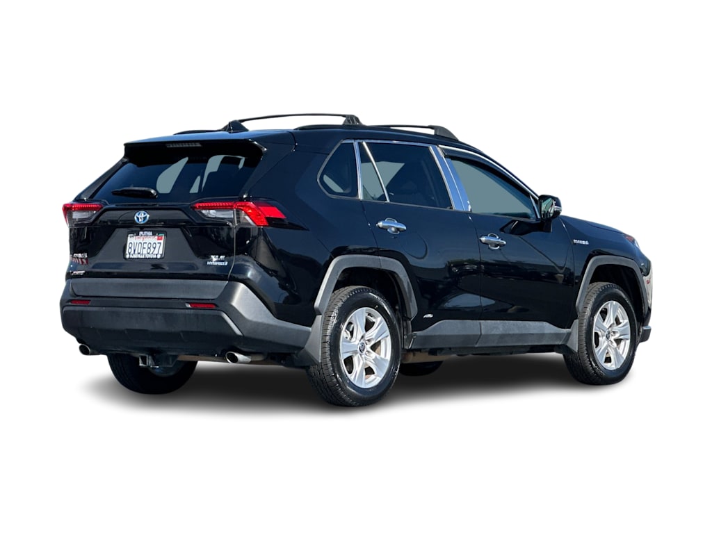 Thumbnail: 2021 Toyota RAV4 - 18