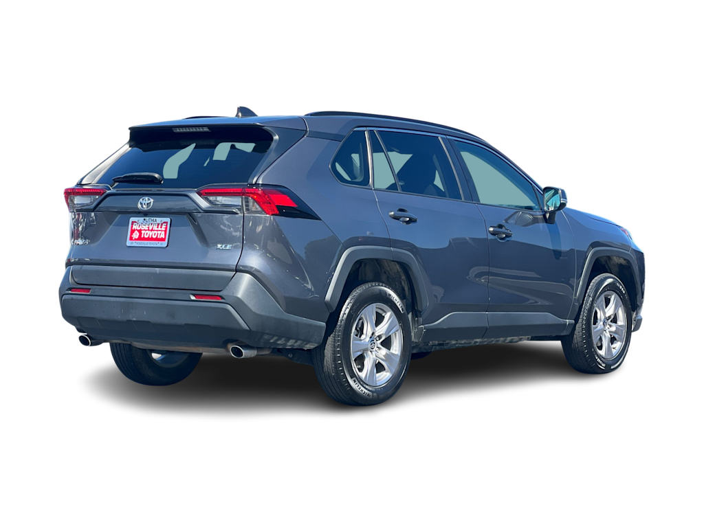 Thumbnail: 2022 Toyota RAV4 - 17