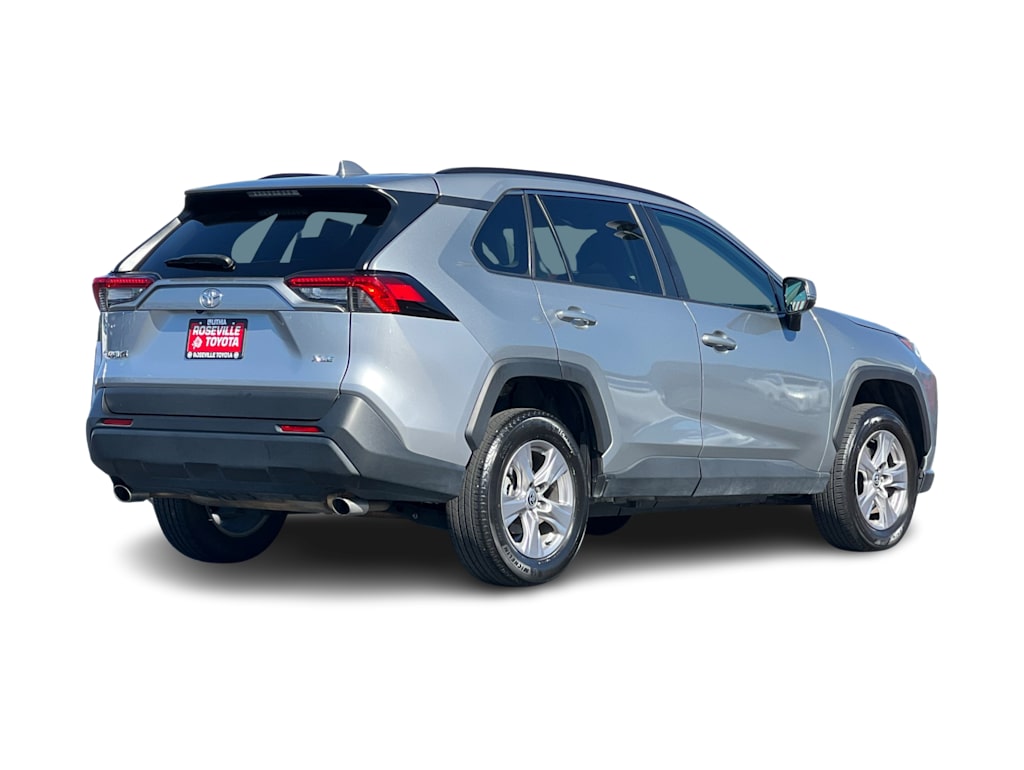 Thumbnail: 2023 Toyota RAV4 - 17