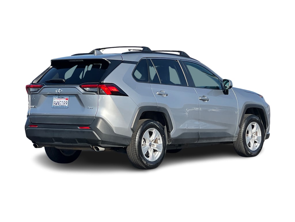 Thumbnail: 2021 Toyota RAV4 - 17