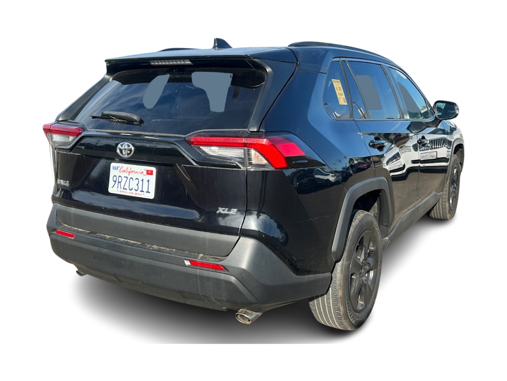 Thumbnail: 2021 Toyota RAV4 - 10